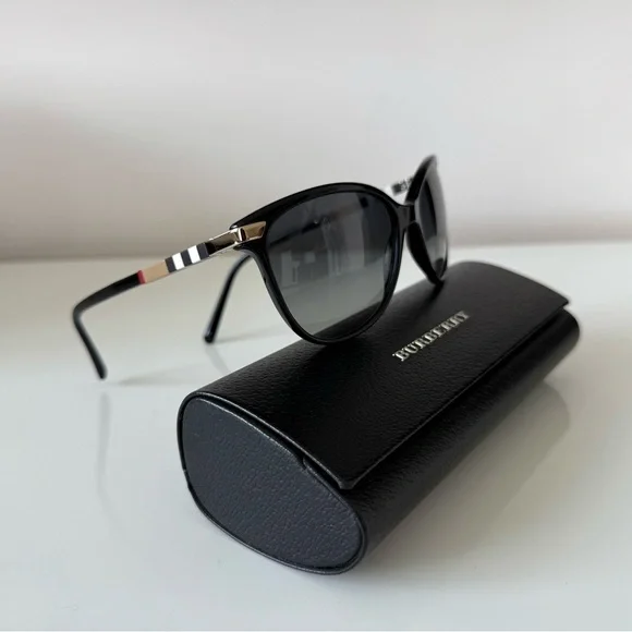 Burberry | Accessories | Burberry Women Sunglasses B426  display picture 1